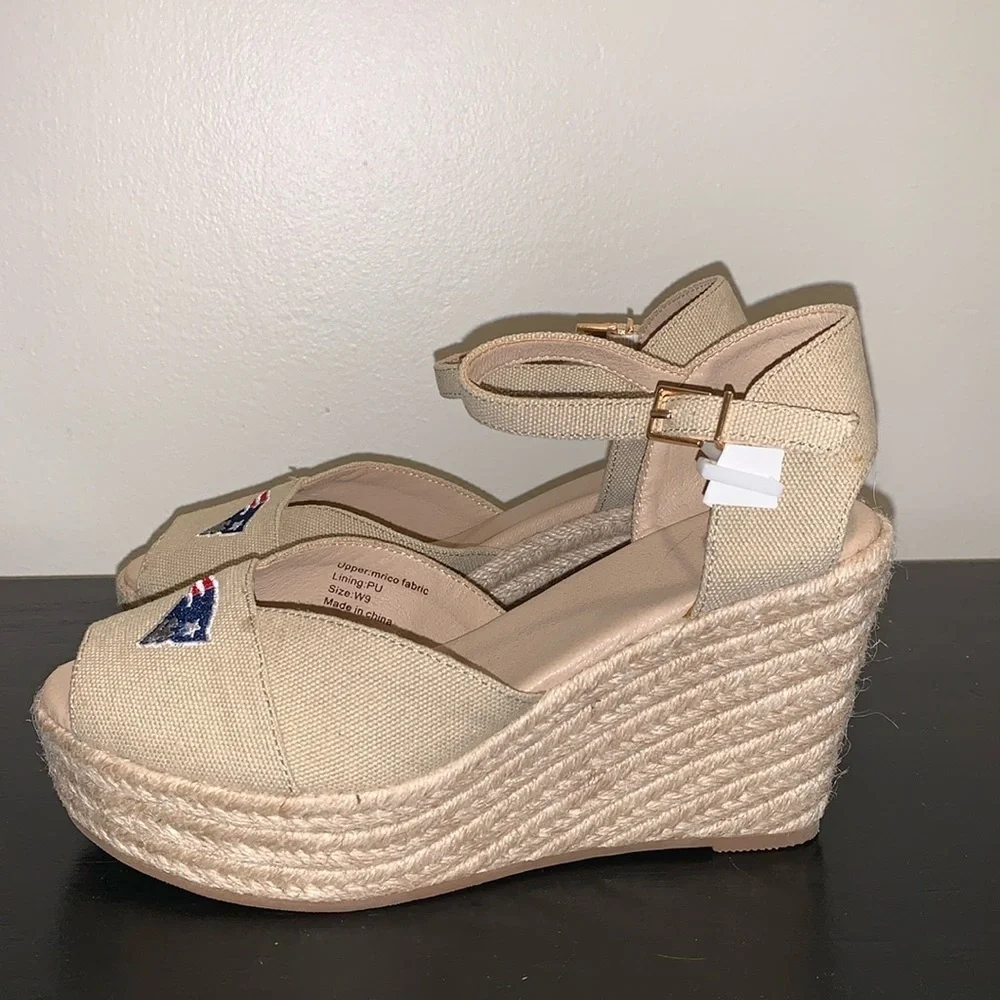 New England Patriots Wedge Sandals.‎  Size 9.  NWOT